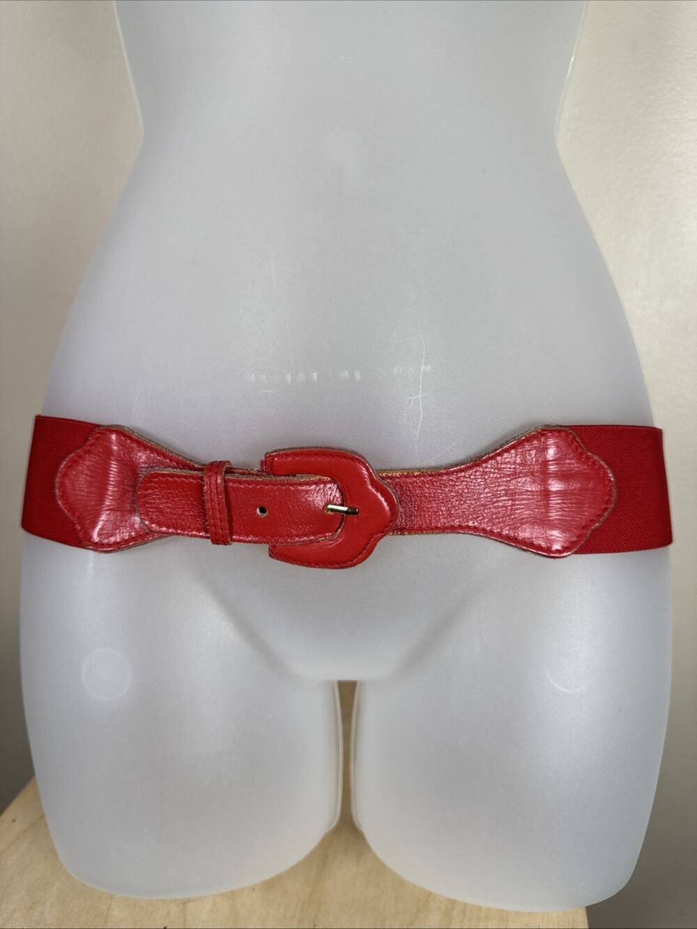 Vintage Unbranded Women Size S Red Stretch Waist Belt Leather 80s Funky Artsy